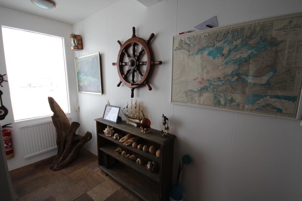 Hamrahlith 9 Guesthouse กรุนดาร์ฟยอรด์เดอร์ ภายนอก รูปภาพ
