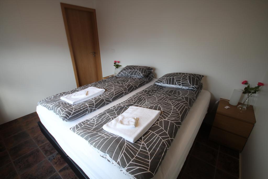 Hamrahlith 9 Guesthouse กรุนดาร์ฟยอรด์เดอร์ ภายนอก รูปภาพ