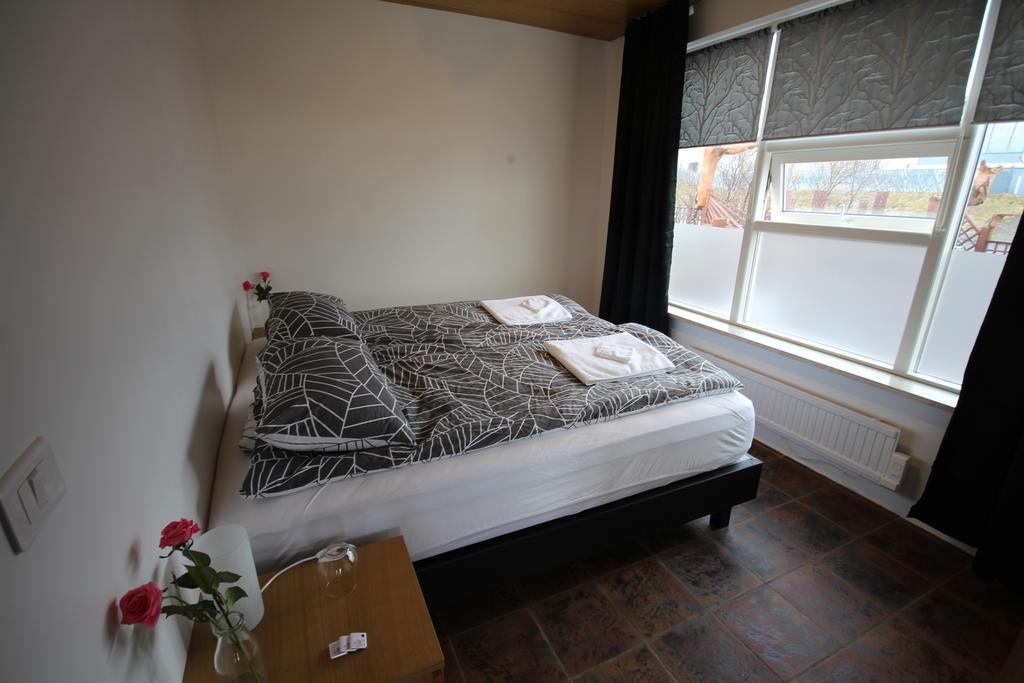 Hamrahlith 9 Guesthouse กรุนดาร์ฟยอรด์เดอร์ ภายนอก รูปภาพ