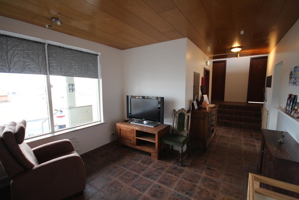 Hamrahlith 9 Guesthouse กรุนดาร์ฟยอรด์เดอร์ ภายนอก รูปภาพ